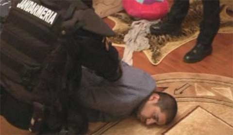 Bẻ gãy chân tay, bắt đi ăn xin để kiếm tiền