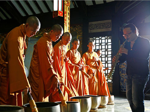 Trần Mạnh Tuấn: Thoát chết nhờ Saxophone