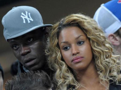 Balotelli bị đồn cặp kè hoa hậu