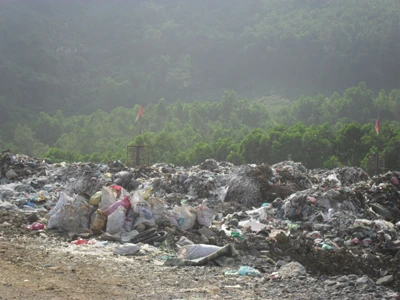 Ngộp thở vì bãi rác