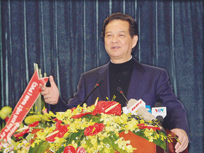 Dân có quyền hỏi điện, xăng lãi sao tăng giá?