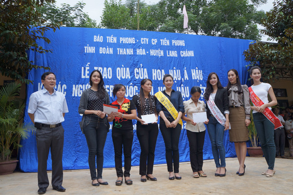Hoa hậu, Á hậu làm từ thiện tại Thanh Hóa