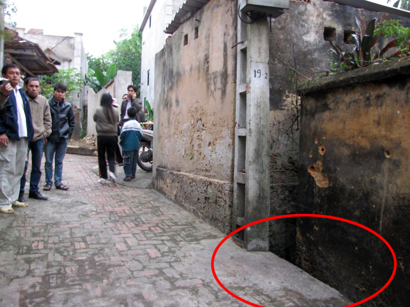 Chiếc xe phát nổ cách cổng nhà chưa đầy 5m