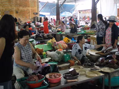 Đà Nẵng: Thịt bò, hải sản giá cao