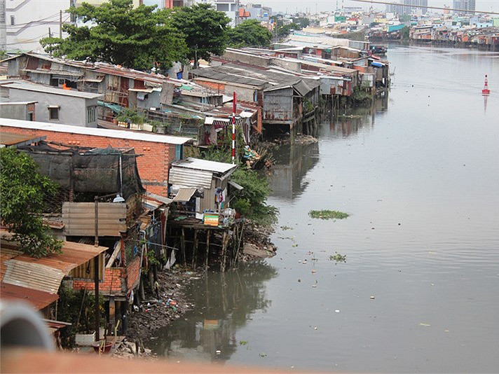 Khu 'ổ chuột' tồi tàn giữa Sài Gòn hoa lệ