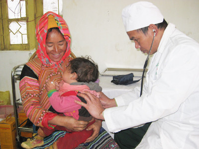 Giờ bà con dân tộc đã tin và tự tìm đến bác sĩ