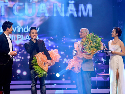 “Bài hát tiền tỷ” và văn hóa chấp nhận