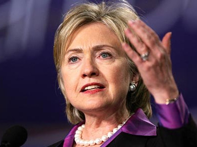 Bà Hillary Clinton phải nhập viện gấp vì đông máu
