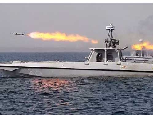 Iran dọa trả đũa Mỹ, tăng cường an ninh khu vực