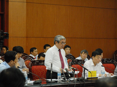 Bộ trưởng Khoa học & Công nghệ Nguyễn Quân giải trình tại phiên họp