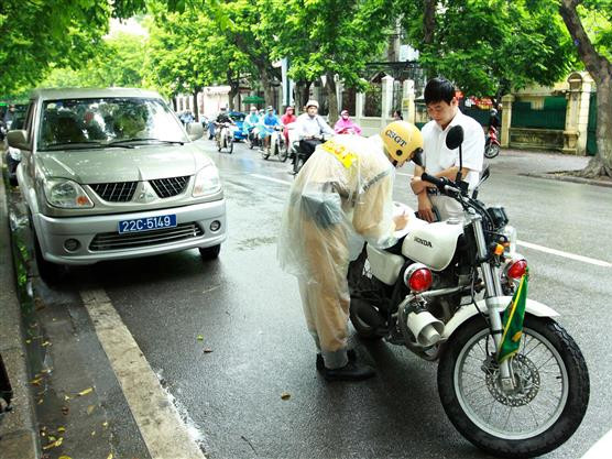 Hà Nội xử lý 21 xe biển xanh vi phạm trong nửa tháng