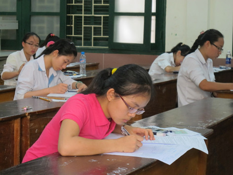 Bỏ bớt một kỳ thi: Không nên cải cách nửa vời