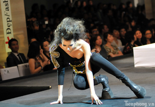 Đẹp Fashion show 9: Bộ sưu tập "Thế giới siêu tưởng"