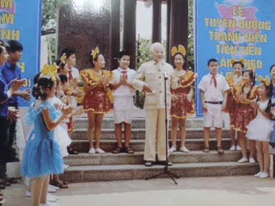 Người giữ kỷ lục thể hiện hình tượng Bác Hồ