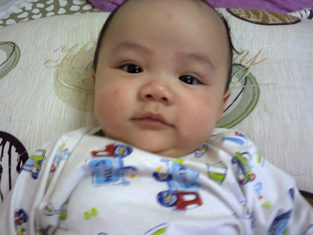 Hình ảnh đáng yêu của 'bé bị bắt cóc'