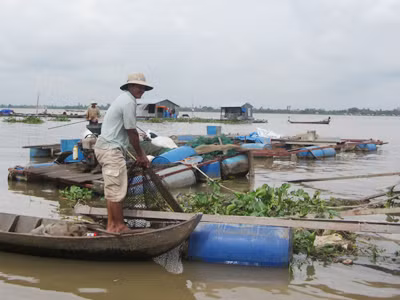 Khai thác cát, tan một làng bè