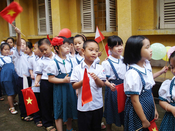 Thu các khoản ngoài học phí, lệ phí để phục vụ học sinh tốt hơn, nhưng thường bị biến tấu (ảnh chỉ có tính chất minh họa) Ảnh: Minh Long