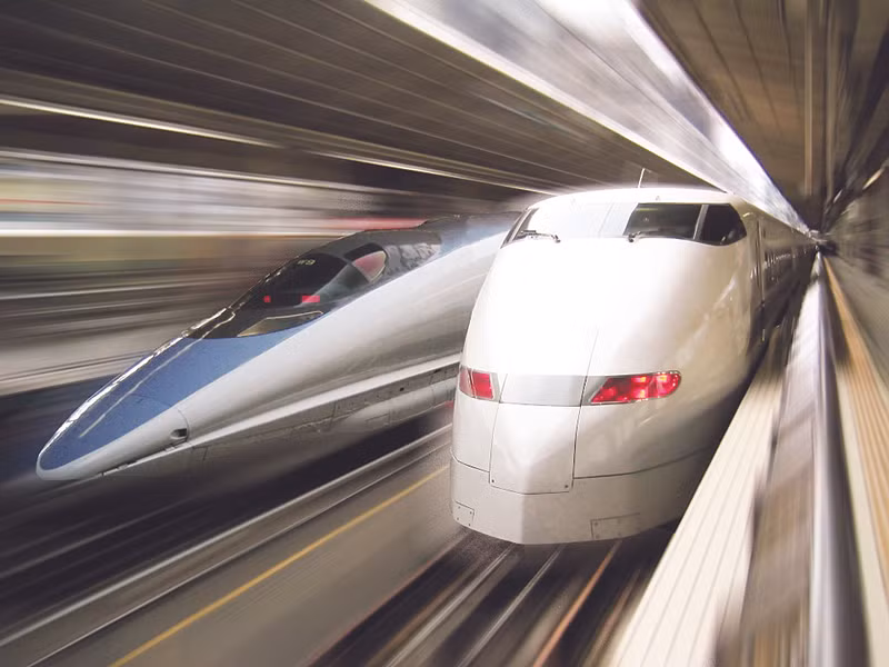 Mô hình tàu cao tốc của nước ngoài. Ảnh: T.L