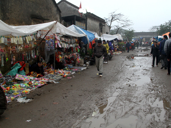 Chợ Viềng một thoáng đìu hiu