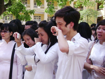 Mùa tri ân đầu tiên