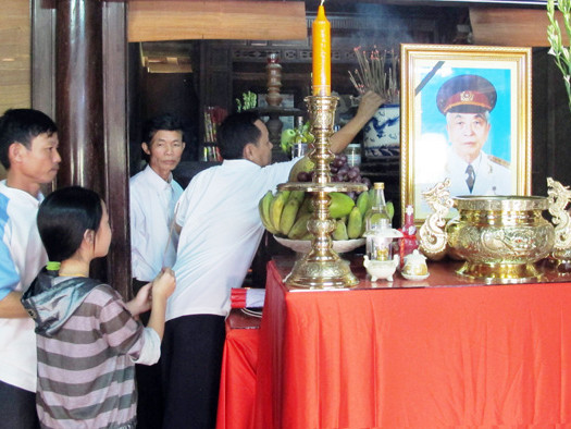 Người Quảng Bình thắp hương bái vọng Đại tướng