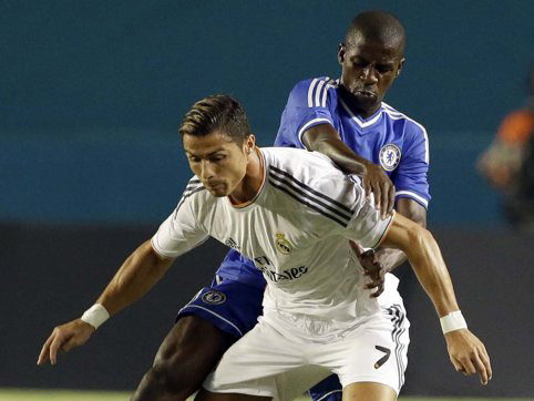 Ronaldo giúp Real hạ Chelsea của thầy cũ Mourinho