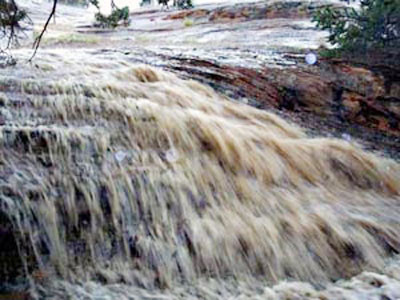 Lũ dồn dập uy hiếp Nghệ An