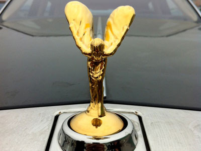 Phantom 2013 logo bằng vàng tại Việt Nam