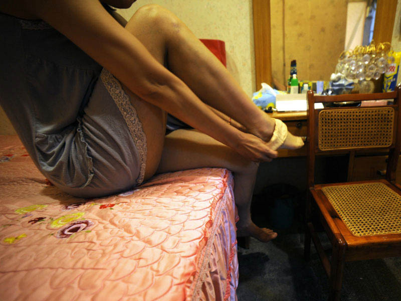 Phá đường dây 'gái trinh' rởm, hàng trăm đại gia ngã ngửa