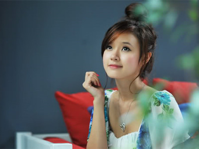 Những hotgirl dính nghi án tình cảm với 'trai lạ'