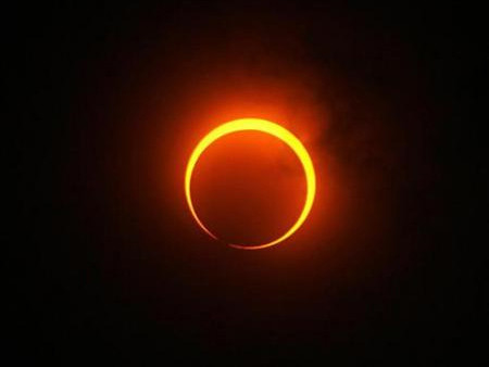 Việt Nam đón xem nhật thực hình khuyên