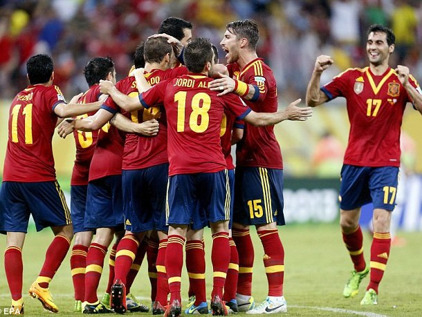 Tây Ban Nha ra quân thắng lợi