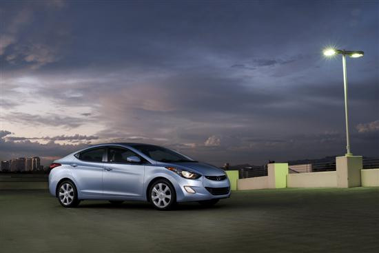 Hyundai ra mắt mẫu xe Elantra Coupe mới