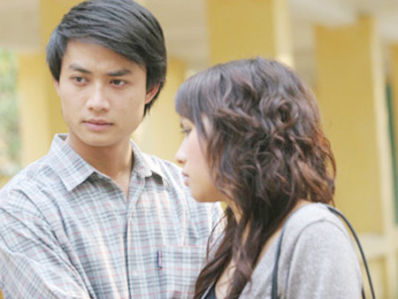 Tiến Lộc (trái)