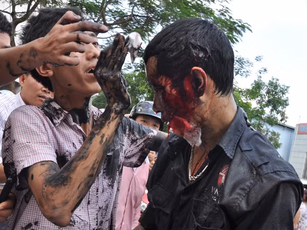 Tài xế xe tải bị thương khá nặng sau vụ tai nạn