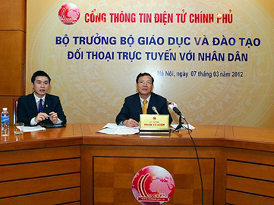 Bộ trưởng Giáo dục trả lời nhiều câu hỏi 'nóng'