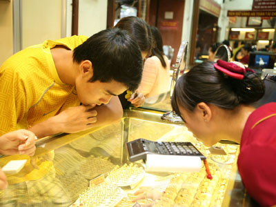 Lo ngại vàng lậu đẩy tỷ giá