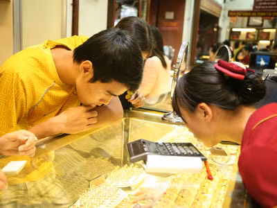 Lo ngại vàng lậu đẩy tỷ giá