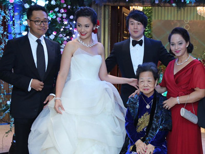 Những bí mật ‘khủng khiếp’ về đám cưới Thanh Bùi