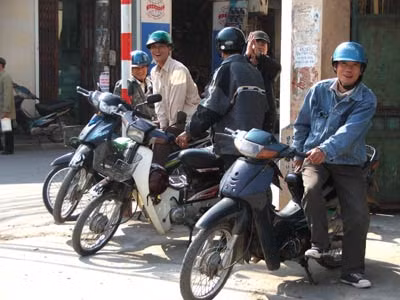 12 bác xe ôm sập bẫy tình