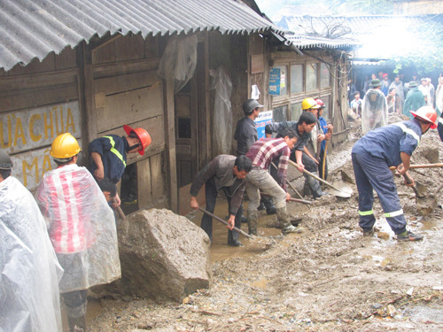 Cận cảnh tan hoang từ tâm lũ Sapa