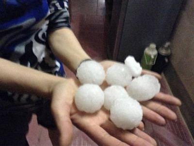 Mưa đá lớn chưa từng có, hơn 30 người bị thương