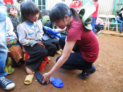 Tiếp sức cho trẻ em Tả Xì Láng