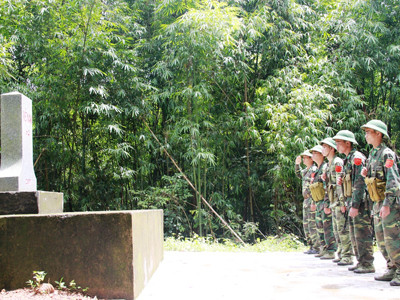 Neo mình giữ biên cương Tổ quốc