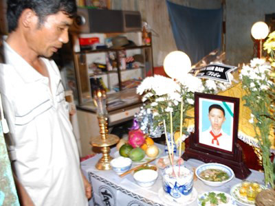 Nam sinh 14 tuổi tự tử dịp 20/11: Vì sao nên nỗi...