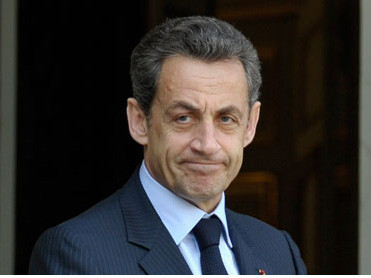 Cựu tổng thống Pháp bị tố lợi dụng nữ tỷ phú giàu nhất thế giới