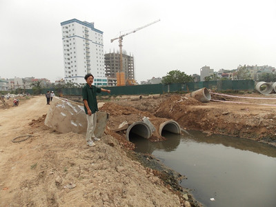 Vì sao đường công vụ bị phá?