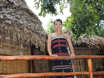 'Dâu ngoan của làng'