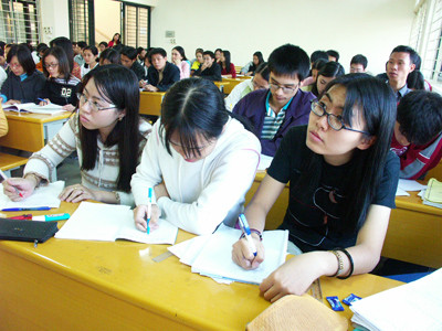 Hệ B trường công 'nặng' mùi thương mại