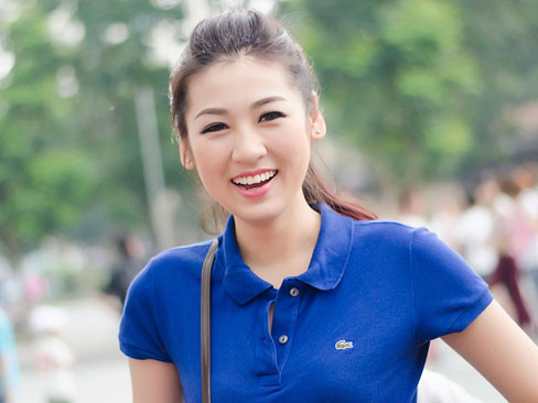 Á hậu Tú Anh rạng rỡ cùng 'Free Hugs'